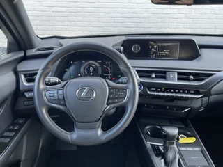 Lexus UX | CarPlay | Camera | ACC | LED | DAB+ | Keyless | 18inch - afbeelding nr 11