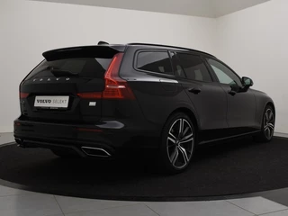 Volvo V60 Volvo V60 T6 PLUG-IN HYBRID R-DESIGN SCHUIFDAK ACC KEYLESS 19INCH STOELVER - afbeelding nr 3