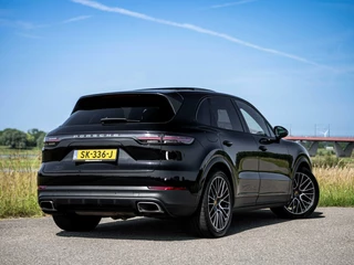 Porsche Cayenne Porsche Cayenne 3.0 V6 340PK Pano Stoelkoeling Bose ACC Sport Chrono Led Matrix 360 Camera Softclose Luchtvering - afbeelding nr 23