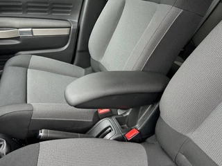 Citroën C4 Citroën C4 1.2 PURETECH SHINE AIRCO/ECC/CRUISE/NAVI/PDC/TREKHAAK/ENZ. - afbeelding nr 35
