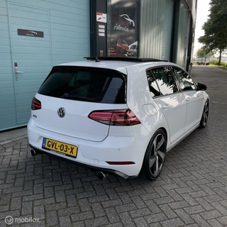 Volkswagen Golf Volkswagen Golf 2.0 TSI GTI Performance BOMVOL / Pano / ACC - afbeelding nr 19