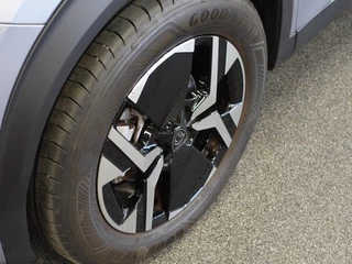 Peugeot 2008 Peugeot 2008 1.2 PureTech 130pk Automaat Allure | Navigatie | Apple Carplay/Android | Auto 360 camera | Parkeersensoren | Blind Spot Assist | Adaptive Cruise Control | Stoelverwarming | Getinte ramen | Climate Control - afbeelding nr 5