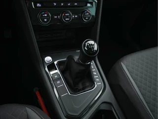 Volkswagen Tiguan *ADAPTIVE-CRUISE | NAVI-FULLMAP | KEYLESS | CAMERA | BLINDSPOT | COMFORT-SEATS | ECC | PDC | 17''ALU* - afbeelding nr 12