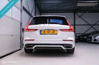 Volvo V60 Volvo V60 2.0 T8 Recharge AWD R-Design | NL auto | DAB+ | CarPlay | Adaptive | Blis | Rijklaar | - afbeelding nr 60