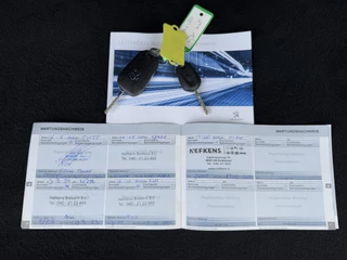 Peugeot 2008 Peugeot 2008 1.2 PureTech GT-line 1e Eigenaar,Navi,Pano,Camera,Clima,Cruise,Halfleder,Stoelverwarming,110pk,PDC,APK tot 08-2025 - afbeelding nr 24