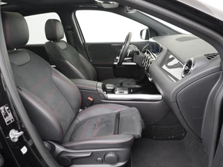 Mercedes-Benz B-Klasse Mercedes-Benz B-Klasse 180 AMG // Panoramadak // Camera // Augemented Reality // Carplay // Elek. Achterklep // Night Pakket // Cruise Control - afbeelding nr 41