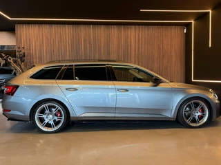 Škoda Superb Skoda Superb Combi 2.0 TDI Laurin & Klement Pano 190pk DSG - afbeelding nr 42