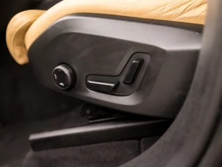 Volvo XC60 255Pk Automaat (PANORAMADAK, APPLE CARPLAY, MEMORY SEATS, LEDER, CAMERA, ADAPTIVE CRUISE, STOELVERWARMING, KEYLESS, NIEUWE APK, NIEUWSTAAT) - afbeelding nr 13
