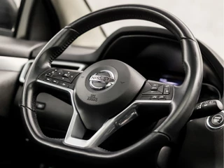 Nissan QASHQAI Nissan QASHQAI 1.2 N-Connecta Deluxe Automaat (PANORAMADAK, NAVIGATIE, 360 CAMERA, KEYLESS, SPORTSTOELEN, PARKEERSENSOREN, CRUISE, NIEUWSTAAT) - afbeelding nr 19