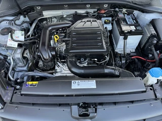 Volkswagen Golf Volkswagen Golf 1.0 TSI Sound 110pk DSG ACC Navi CarPlay Stlvw PDC - afbeelding nr 38