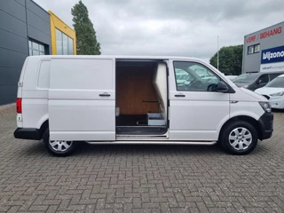 Volkswagen Transporter Volkswagen Transporter 2.0 TDI L2H1 Airco Trekhaak Sidebars - afbeelding nr 4