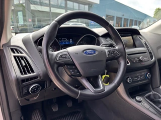 Ford Focus Ford Focus 1.5 TDCI TREND AIRCO NAVI PDC. - afbeelding nr 2
