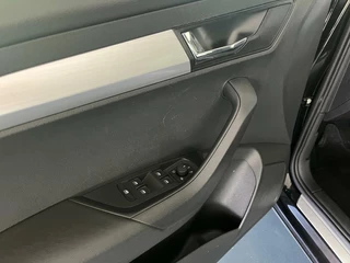 Škoda Karoq Skoda Karoq 1.0 TSI Ambition Business,Pano-dak,T-haak,virtual dashbord - afbeelding nr 16