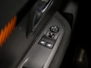 Peugeot 208 (APPLE CARPLAY, GROOT NAVI, LED KOPLAMPEN, SPORTSTOELEN, LANE ASSIST, CRUISE, NIEUWSTAAT) - afbeelding nr 21