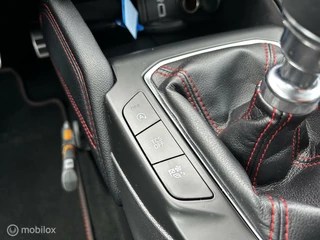 Ford Focus Ford Focus 1.0 EcoBoost ST Line Navi 18inch Led Winterpack NAP Dik! - afbeelding nr 34
