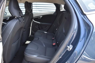 Volvo V40 Volvo V40 2.0 D2 NORDIC+ / P.CAM. / STOEL+VOORRUIT VERW. / STANDKACHEL - afbeelding nr 4
