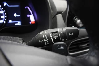 Hyundai Kona Hyundai Kona Electric Fashion 64 kWh - Carplay, Camera, Cruise - afbeelding nr 16