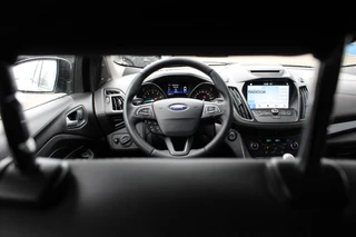 Ford Kuga Ford Kuga 1.5 EcoBoost Vignale | Trekhaak Afneembaar 2000KG | Cruise Control | Navigatie | Climate Control | Lichtmetalen Velgen | - afbeelding nr 18