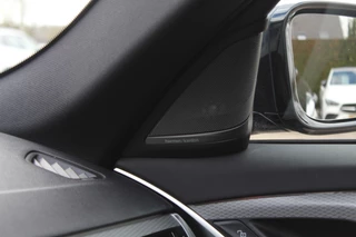 BMW 5 Serie BMW 5 Serie Touring 520d High Exe. M Sport / Panoramadak / Camera / Head-up / 19'' / Leder / Navigatie / Stoelverwarming / Cruise Control - afbeelding nr 32