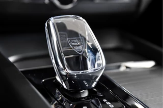 Volvo XC60 | S/K-Panodak | Dig. Cockpit | Adapt. Cruise | Memory Stoelen | Elek. Klep | Stoel-+stuurverw. | Camera | NAV+App. Connect | LM 19