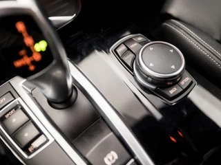 BMW X4 BMW X4 xDrive20i M Sport High Executive 184Pk Automaat (NAVIGATIE, M PAKKET, HARMAN/KARDON, GETINT GLAS, LEDEREN SPORTSTOELEN, STOELVERWARMING, XENON, PARKEERSENSOREN, ZWART HEMEL, NIEUWSTAAT) - afbeelding nr 25