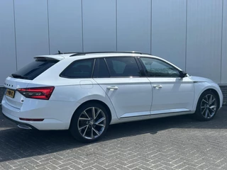 Škoda Superb Skoda Superb Combi 1.4 TSI iV Sportline Business DIGI DASHB. I MATRIX LED I GR. NAVI + CAMERA I ORG. NL + NAP - afbeelding nr 2