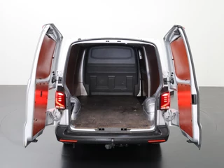 Volkswagen Transporter Volkswagen Transporter 2.0TDI Lang Achterdeuren | Navigatie |3-Persoons | Trekhaak | Betimmering - afbeelding nr 4