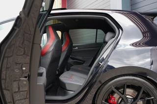 Volkswagen Golf Volkswagen Golf 8 GTI Clubsport | Pano | Matrix IQ | Alcantara | ACC | Rijdersauto Edition | Deep Black Pearl | Fabrieksgar. 2027 - afbeelding nr 27