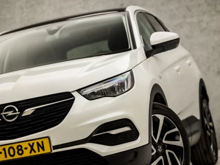 Opel Grandland X Automaat (PANORAMADAK, APPLE CARPLAY, GROOT NAVI, STUUR/STOELVERWARMING, LEDER, SPORTSTOELEN, GETINT GLAS, CAMERA, ELEK ACHTERKLEP, DAB+, NIEUWE APK, NIEUWSTAAT) - afbeelding nr 32