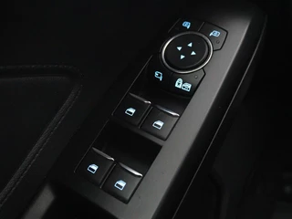 Ford Focus Ford Focus 1.0 EcoBoost ST Line | Stoel & stuurverwarming |  Camera | Trekhaak | Climate control | Carplay | Navigatie | Cruise control - afbeelding nr 14
