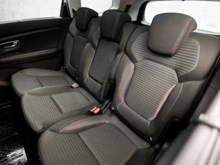 Renault Grand Scénic Renault Grand Scénic 1.2 TCe Deluxe 7 Persoons (PANORAMADAK, APPLE CARPLAY, VIRTUAL COCKPIT, NAVIGATIE, CLIMATE, STOELVERWARMING, SPORTSTOELEN, GETINT GLAS, CRUISE, NIEUWE APK, NIEUWSTAAT) - afbeelding nr 16