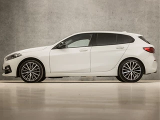 BMW 1 Serie Automaat (VIRTUAL COCKPIT, APPLE CARPLAY, GROOT NAVI, STUUR/STOELVERWARMING, ADAPTIVE CRUISE, LEDER, CAMERA, SPORTSTOELEN, DAB+, GETINT GLAS, NIEUWSTAAT) - afbeelding nr 2