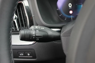 Volvo XC60 Volvo XC60 T6 Recharge AWD Ultimate Dark | Long Range | Panoramadak | Parkeercamera | Stoelverwarming | Pilot Assist | Glossy Black | Keyless - afbeelding nr 31