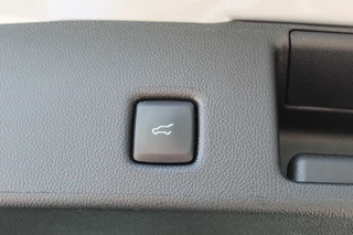 Ford Kuga Ford Kuga 2.5-225pk PHEV ST-Line X. 1500kg Trekgewicht Fabr. garantie t/m 04-03-2028 ! Slechts 13.000km ! Autm. airco dual, side- en lane assist, camera v+a, parkeersensoren, elektr. achterklep, stoel-, stuur- en voorraamverw., metallic lak, head-up displ., B&O soundsyst., adapt. cruise cntrl etc - afbeelding nr 43