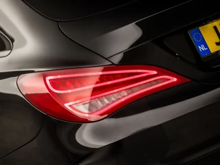 Mercedes-Benz CLA Automaat (GROOT NAVI, CLIMATE, LEDER/ALCANTARA, STOELVERWARMING, SPORTSTOELEN, SFEERVERLICHTING, GETINT GLAS, XENON, CRUISE, NIEUWE APK, NIEUWSTAAT) - afbeelding nr 26