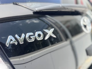 Toyota Aygo Navigatie, Voorstoelen verwarmd, camera , All-in Rijklaarprijs - afbeelding nr 11