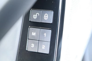 Land Rover Range Rover Velar Land Rover Range Rover Velar 3.0 V6 SC AWD R-Dynamic HSE 381 PK A cruise|Carplay|Matrix|Panoschuifdak|Digidash|Camera|Massage|Kahn LMV 22
