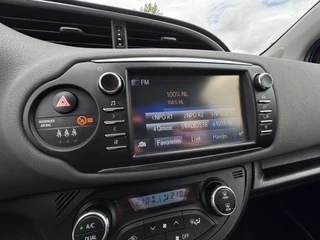 Toyota Yaris Toyota Yaris 1.5 VVT-i Aspiration DEALER ONDERHOUDEN / NL AUTO / CAMERA / NAVIGATIE / BLUETOOTH / VOLLE TANK - afbeelding nr 21