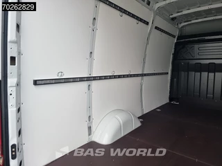 Iveco Daily Iveco Daily 35S21 3.0L Automaat 2025 model L2H2 Trekhaak Tacho ACC LED CarPlay Velgen Camera L2H2 12m3 Airco Trekhaak - afbeelding nr 9