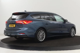 Ford Focus Ford Focus 1.5 EcoBoost Titanium | Stoel & stuurverwarming |  Adaptive cruise | Full LED | Camera | Trekhaak | Carplay | Climate control - afbeelding nr 31