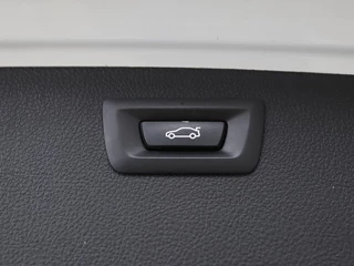 BMW 3 Serie BMW 3-serie 320i M Sport | Sportstoelen | Alcantara |  Full LED | Navigatie | Climate control | Bluetooth | Parkeerhulp | Cruise control - afbeelding nr 24