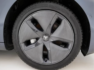 Tesla Model 3 Tesla Model 3 Standard RWD Plus 60 kWh [ 3-Fase ] (INCL-BTW) Aut. *PANO | AUTO-PILOT | FULL-LEATHER | KEYLESS | FULL-LED | MEMORY-PACK | SURROUND-VIEW | DAB | CARPLAY | DIGI-COCKPIT | LANE-ASSIST | COMFORT-SEATS | 18