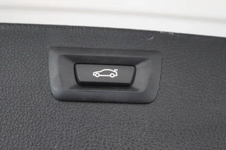 BMW 3 Serie BMW 3-serie Touring 318i M Sport Edition (STOELVERWARMING, NAVIGATIE, PARKEERSENSOREN, AUTOMAAT, CRUISE CONTROL, NL-AUTO) - afbeelding nr 24
