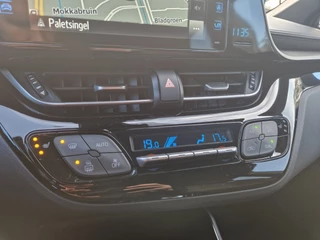 Toyota C-HR Navigatie, Stoelverwarming, Cruise control , All-in Rijklaarprijs - afbeelding nr 7