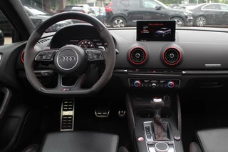 Audi RS3 Audi RS3 Limousine 2.5 TFSI quattro / Full option! / Panoramadak / Camera / RS Seats / 19'' / Matrix LED / Virtual Cockpit / B&O / DAB / Audi Magnetic Ride / Navigatie / Stoelverwarming / ACC - afbeelding nr 10