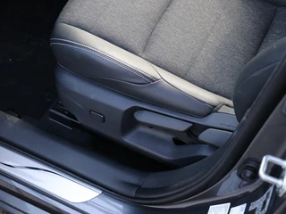 Toyota Corolla Toyota Corolla Hybrid 140 Dynamic I Navi I Keyless I Leder I Dodehoekdetectie - afbeelding nr 17