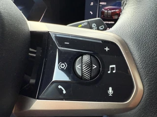 BMW iX BMW iX xDrive40 High Executive 77 kWh SOH 99% Led v+a Auto.inparkeren Pano - afbeelding nr 43