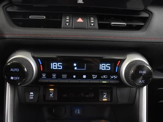 Toyota RAV4 Toyota RAV4 2.5 Plug In Hybrid AWD Premium Edition | Trekhaak | JBL | BLS | - afbeelding nr 33