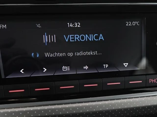 Volkswagen up! Volkswagen Up! 1.0 BMT high up! | Cruise control | Airco |  Bleutooth | LMV 15 inch | Parkeersensoren achter | Radio | LED dagrijverlichting - afbeelding nr 18