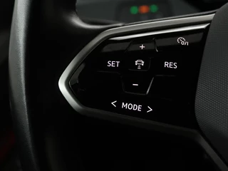 Volkswagen ID.3 Volkswagen ID.3 Life 58 kWh | Stoel & Stuurverwarming |  Adaptive cruise | Carplay | Navigatie | PDC | Climate control | Sfeerverlichting - afbeelding nr 17